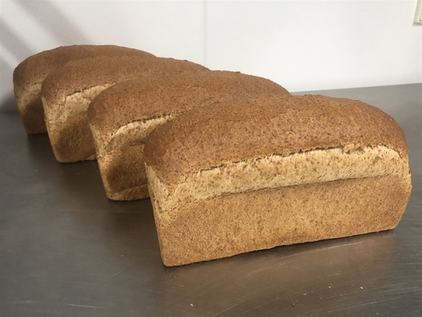 Bruinbrood&nbsp;per 4